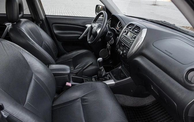 Toyota RAV4 cena 25900 przebieg: 244123, rok produkcji 2004 z Bieruń małe 352